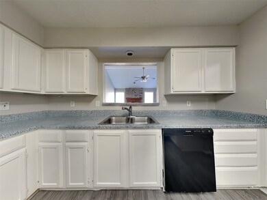 8138 Sweetgum Trace Dr, Houston, TX 77040 - photo 4