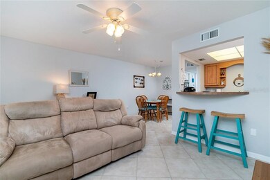 Open concept living room/dining room/kitchen passt