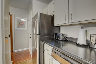 4904 Chalet Dr, Cincinnati, OH 45217 - photo 3