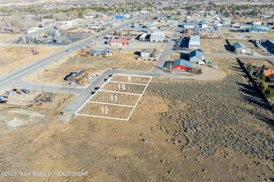 9 Wilson St, Pinedale, WY 82941 - photo 2