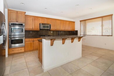 18 Via Palmieki Ct, Lake Elsinore, CA 92532 - photo 7