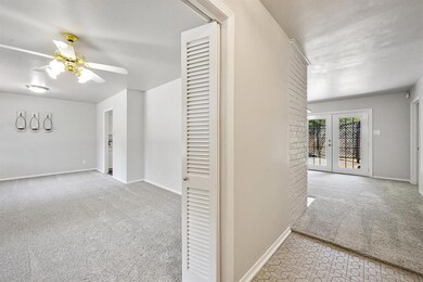 512 Caduceus Ln, Hurst, TX 76053 - photo 3