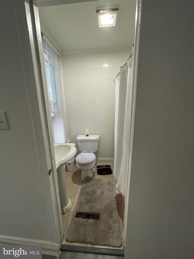 1121 Perry St, Reading, PA 19604 - photo 5