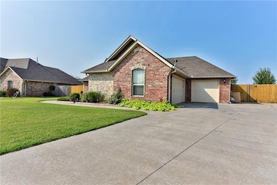 2310 Whispering Pine Blvd, Shawnee, OK 74804 - photo 2