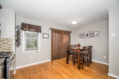 115 Tennis Plaza Rd unit 7, Dracut, MA 01826 - photo 5