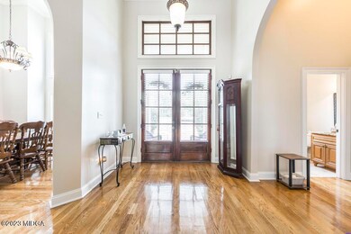 702 Latrobe Way 9