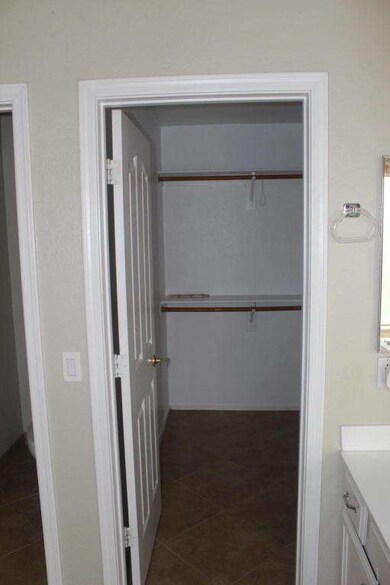 961 N Albert Dr, Chandler, AZ 85226 - photo 4