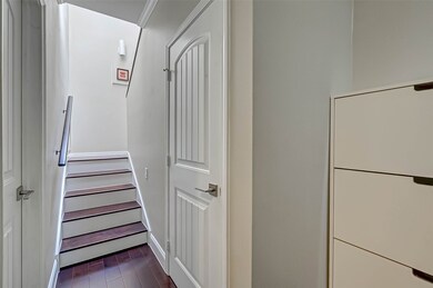 272 Litchfield Ln unit 110, Houston, TX 77024 - photo 2