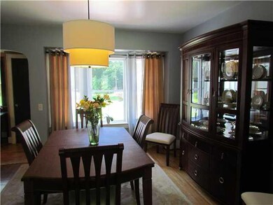 Dining Room Great size for gatherings