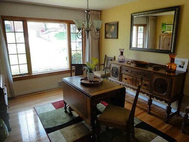 Dining Room. The 15x11 dining room accommodates la