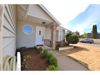 221 W Lincoln St, Carlton, OR 97111 - photo 4