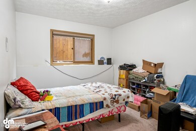18-Primary Bedroom_SLS_-4157