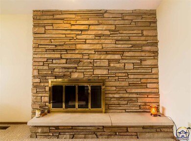 3960 SW Parlington Rd, Topeka, KS 66610 - photo 6