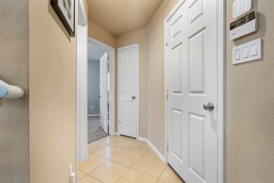 5239 Schuler St unit C, Houston, TX 77007 - photo 4