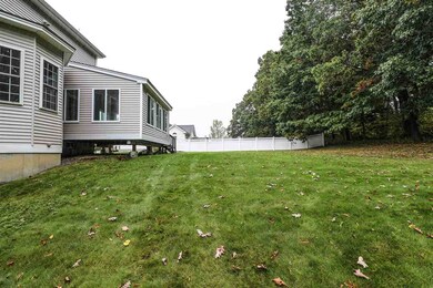 17 Greenfield Pkwy, Bedford, NH 03110 - photo 5