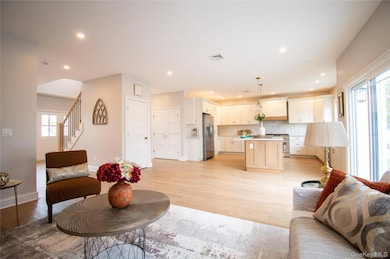 300 Harbor Cir, Baldwin, NY 11510 - photo 3