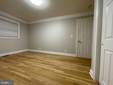 420 Sutherland Rd unit FIRST FLOOR, Ewing, NJ 08618 - photo 5