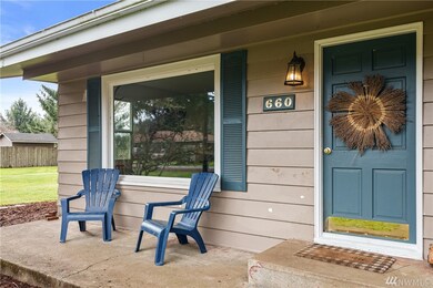 660 Willapa Fourth St, Raymond, WA 98577 - photo 4