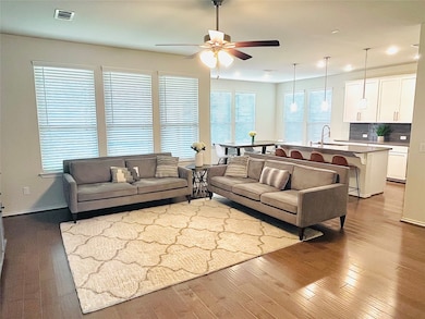 5134 Emma Frst St, Houston, TX 77018 - photo 5