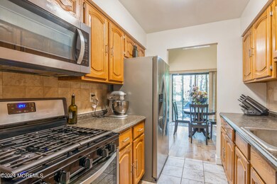 lauries kitchen2
