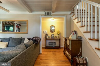 7025 Grove Rd, Alexandria, VA 22306 - photo 2
