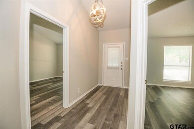 5831 Hollytree Dr, Tyler, TX 75703 - photo 5