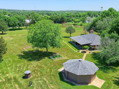 565 Snow Rd, Denison, TX 75021 - photo 3