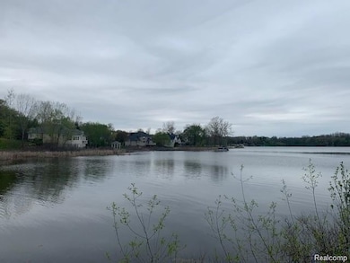 16126 Scenic View Dr, Linden, MI 48451 - photo 2