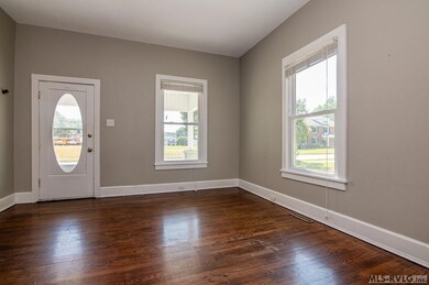 525 Hamilton St, Roanoke Rapids, NC 27870 - photo 2