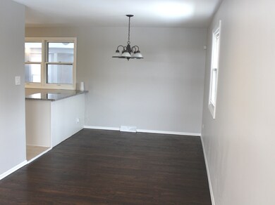 17319 Burr Oak Ln, Hazel Crest, IL 60429 - photo 5