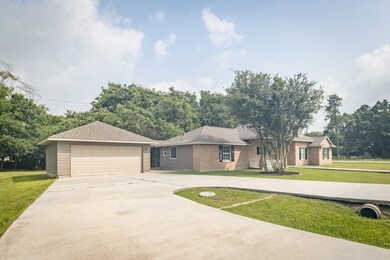 589 County Road 949c, Alvin, TX 77511 - photo 2