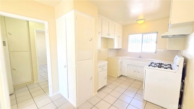 1026 W Granada Ct unit 16, Ontario, CA 91762 - photo 3