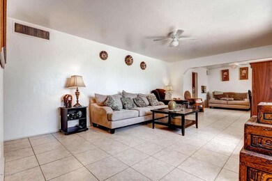 Marshall Family Room3