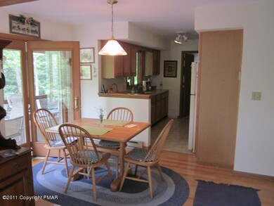 304 Duster Ln, Pocono Pines, PA 18350 - photo 4