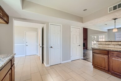 325 Old Course Dr, Friendswood, TX 77546 - photo 5