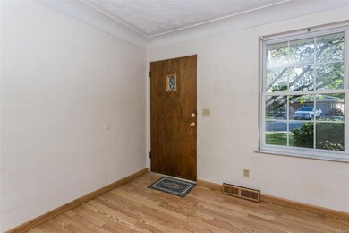 Enter Laminate Front Room