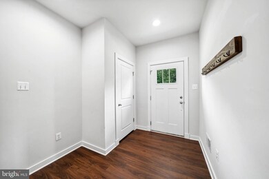 817 Badger Ave, Frederick, MD 21702 - photo 3