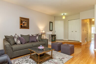 1530 Commodore Ct unit 70235, Schaumburg, IL 60193 - photo 4