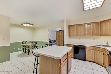 23 Forest Garden Dr Matawan NJ-large-015