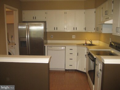 13 Windsor Ct unit E5, Sewell, NJ 08080 - photo 3