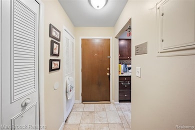 315 Riviera Dr unit 74, Saint Clair Shores, MI 48080 - photo 4