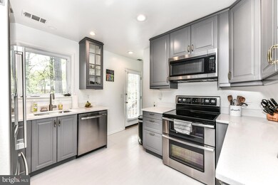 1021 Kennedy St, Falls Church, VA 22046 - photo 4