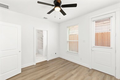 606 Hawthorn Grove Ln, Houston, TX 77009 - photo 6