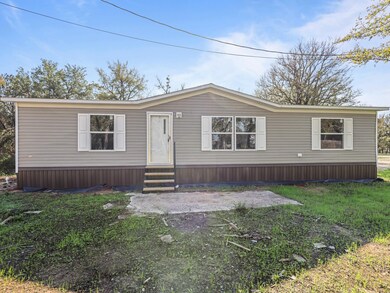 718 S Sky Ct, Granbury, TX 76049 - photo 2