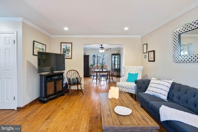 10209 Scarborough Commons Ct, Burke, VA 22015 - photo 6