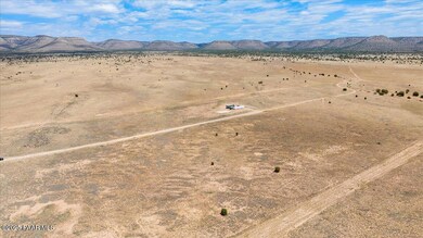 3257 W Limestone Dr, Paulden, AZ 86334 - photo 6