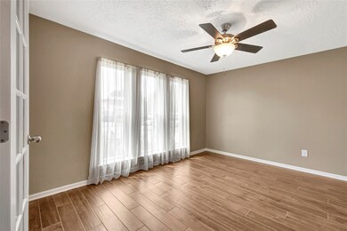 4326 Lucian Ln, Friendswood, TX 77546 - photo 3