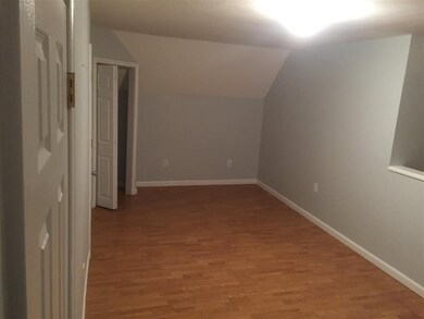 721 Mammoth Rd unit 2, Manchester, NH 03104 - photo 4