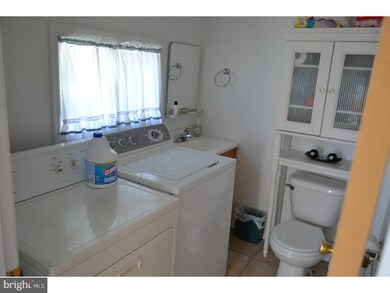 233 Fairview Rd, Crum Lynne, PA 19022 - photo 7