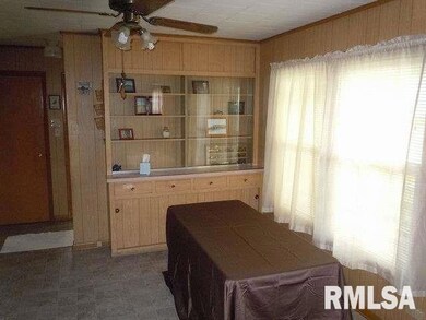 1101 Keokuk St, Lincoln, IL 62656 - photo 5